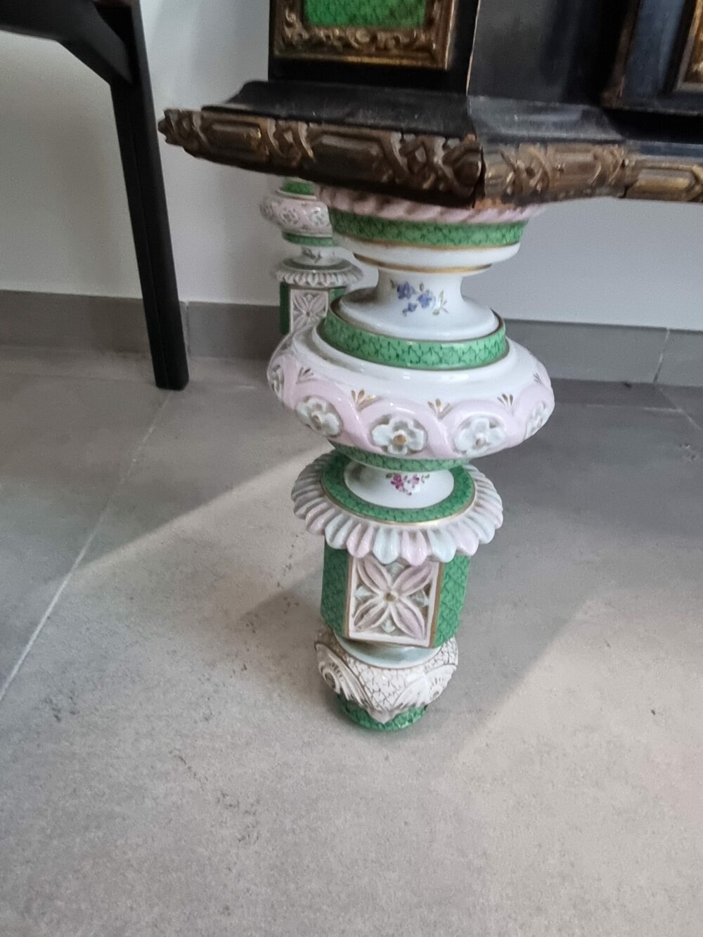 VETRINA DI SEVRES