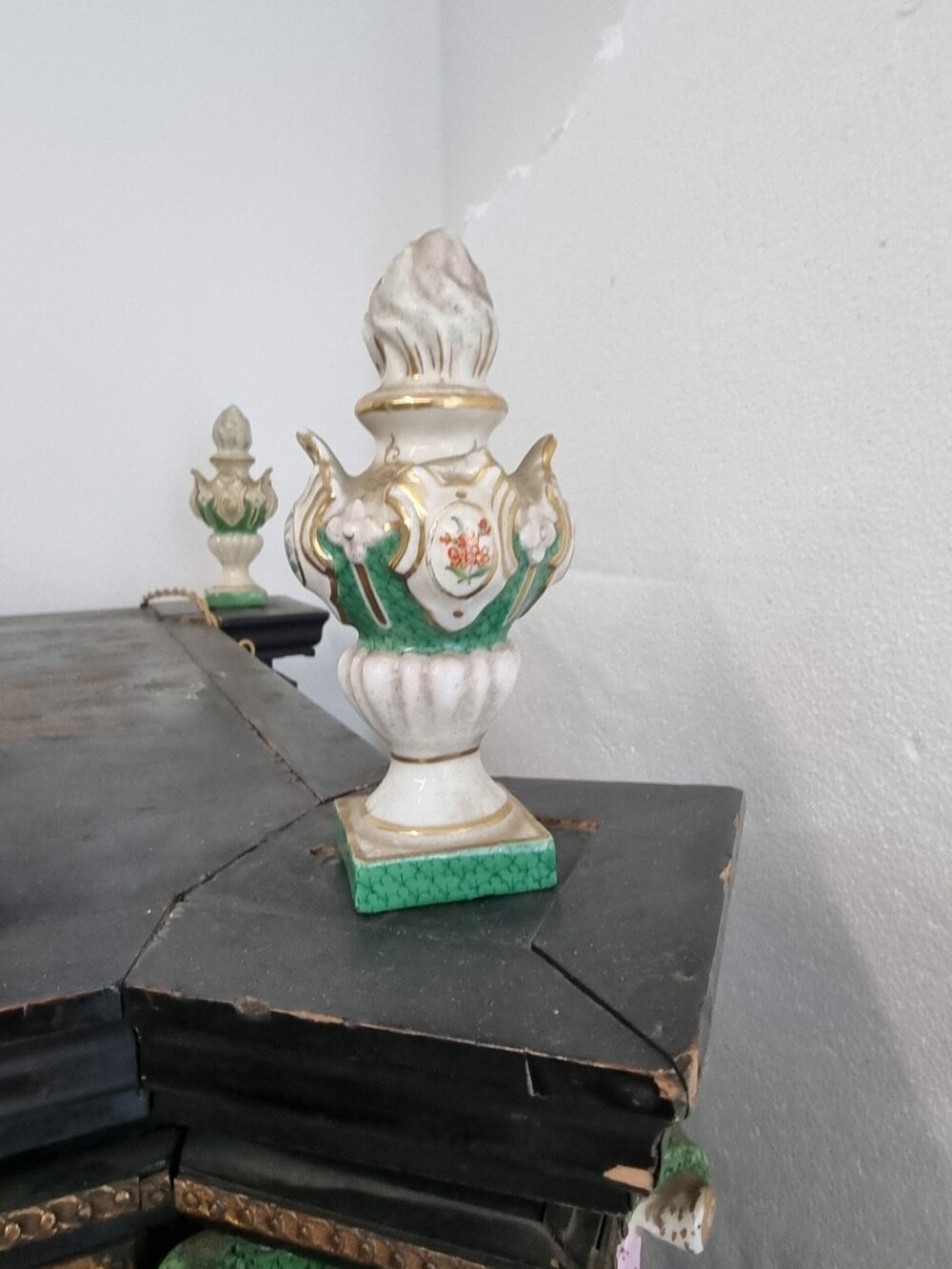VETRINA DI SEVRES