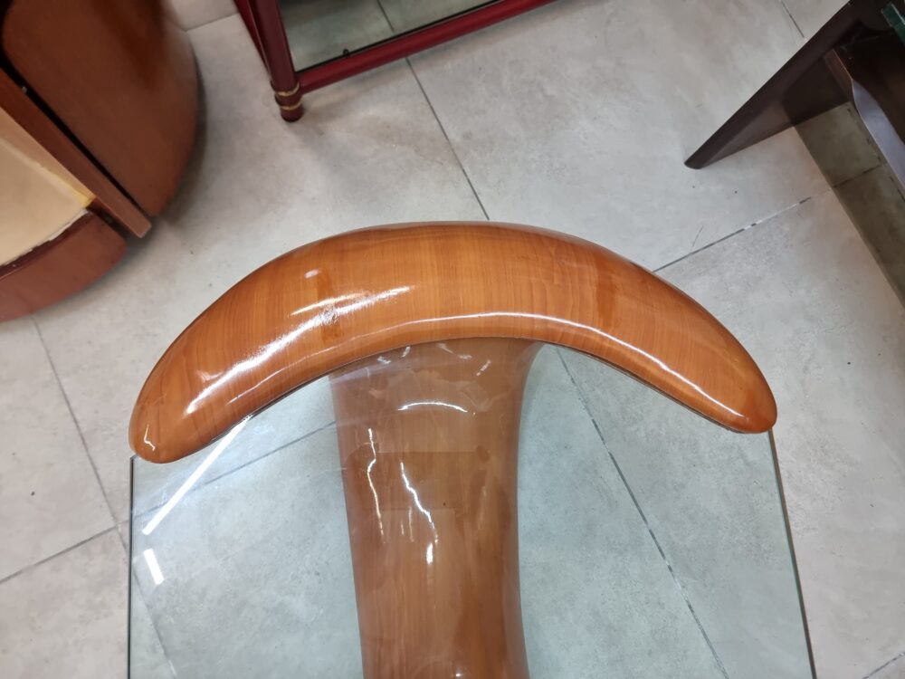 TAVOLINO RESINA E VETRO