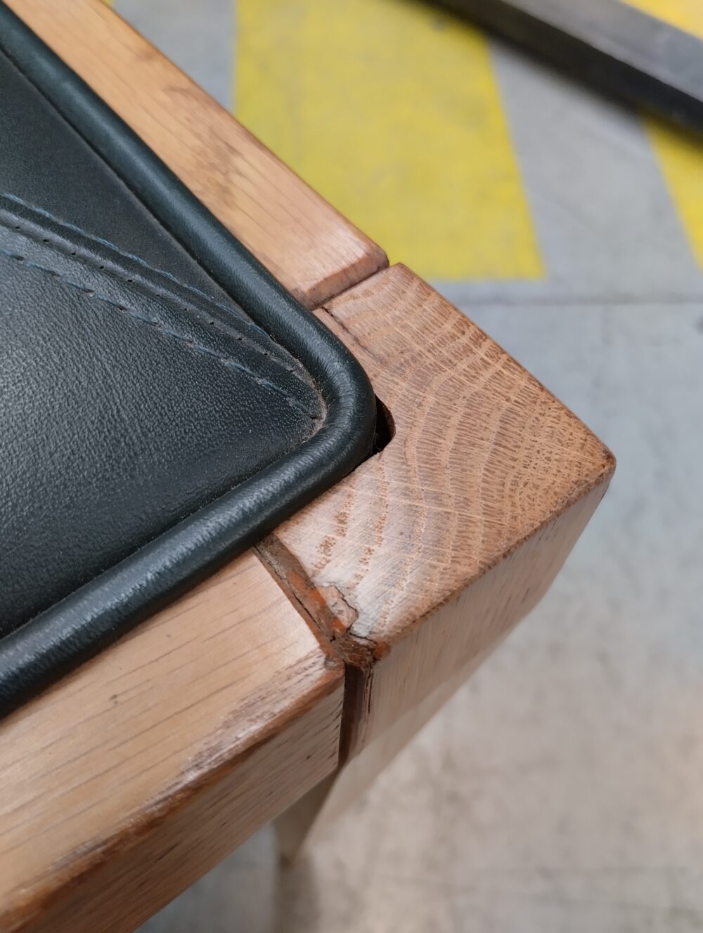 SEDIE LEGNO E PELLE